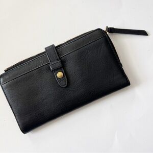 Fossil Fiona Tab Clutch Black Leather Wallet w/ Gold Hardware